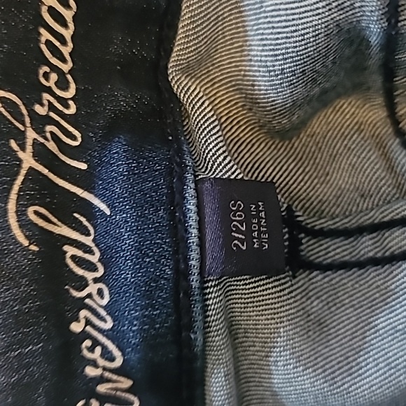 Universal Thread mid rise skinny jeans size 2 or 26s 71% cotton 27% polyester - Picture 6 of 6